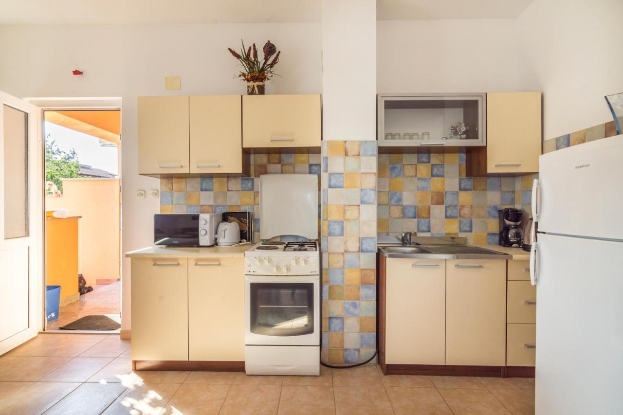 Apartments Safija 1985 파자나 외부 사진